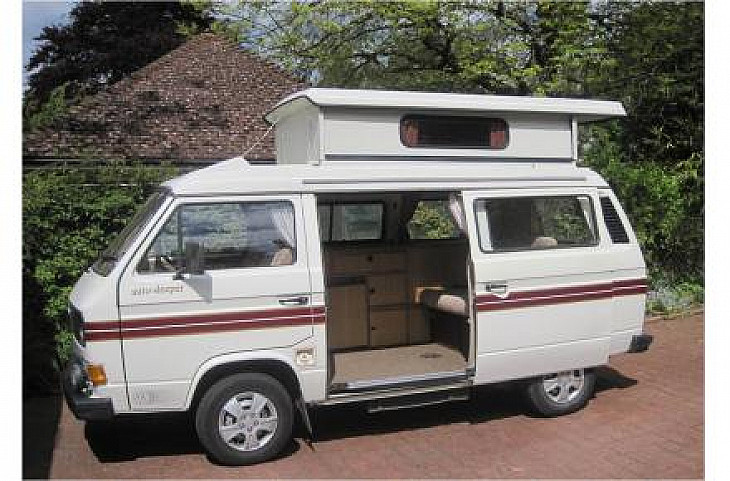 Campervan hire Bracknell - VW 1988 Caravelle