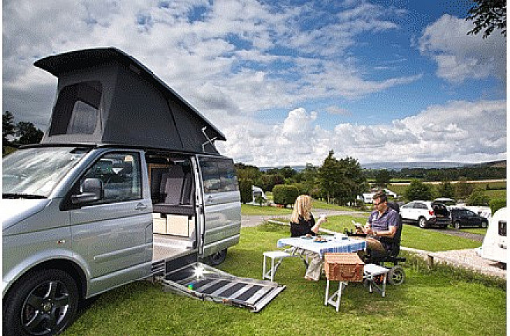 Campervan hire TRUSHAM, NEWTON ABBOT - Volkswagen Caravelle Panorama