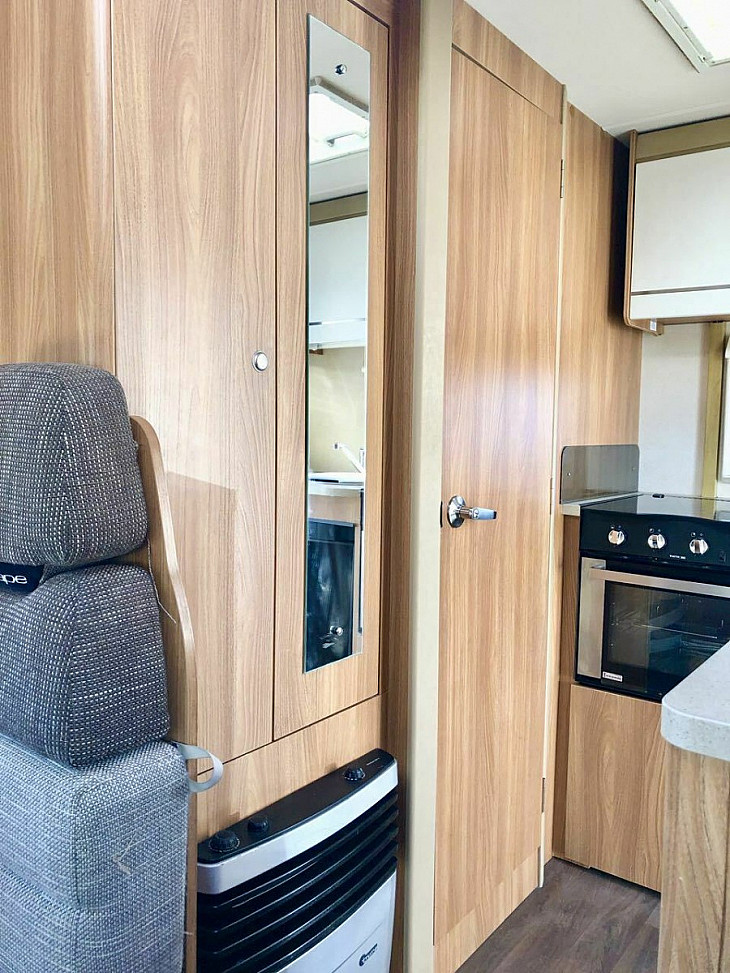 Motorhome hire Eastbourne - Swift Escape 624