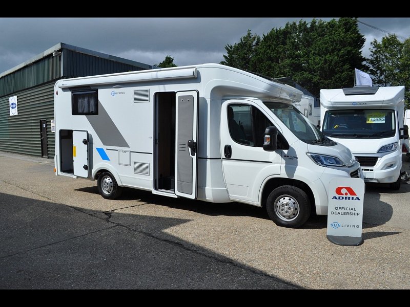 Motorhome hire Bosham, Chichester Sun Living S70 SC