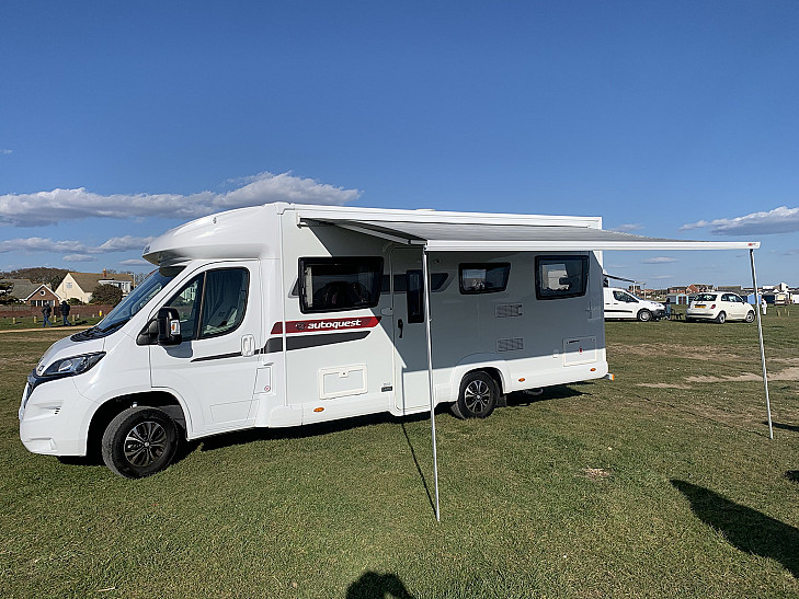 Peugeot Elddis Auto quest 196 hire Guildford