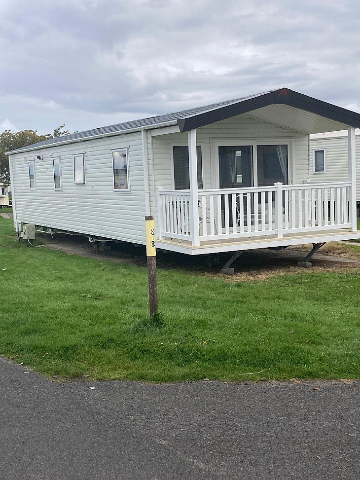 Caravan rental Ayr - ATLAS Cavern H/F Deck